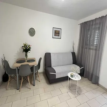 Vela - With Garden View Daire *